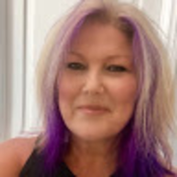 Meet your Posher, Maureen - Picture 1 of 1